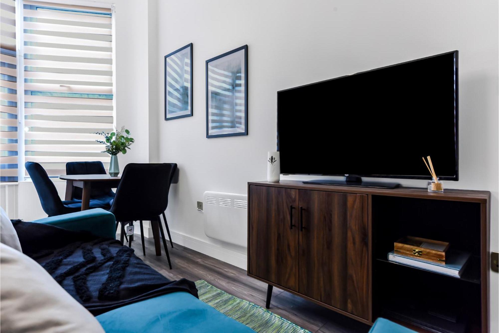 Fabulous One Bedroom Flat With Private Garden London